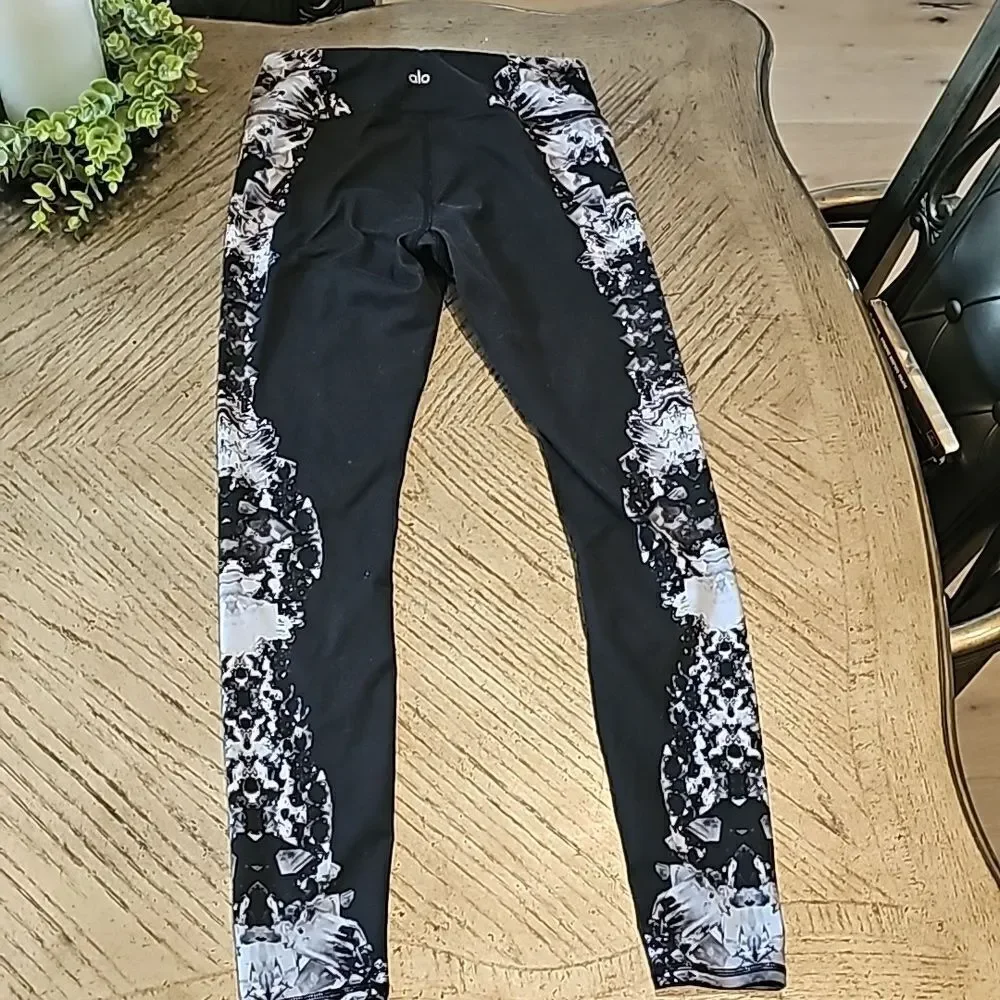 Black Alo gemstone leggings size S
